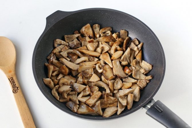 Рецепты жарки груздей черных и белых в домашних условиях: как правильно подготовить грибы и пожарить