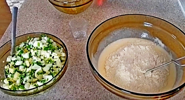 Пирожки с яйцом и зеленым луком - 5 вкусных пошаговых рецептов