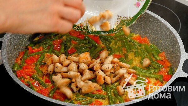 Кассероль с курицей, рисом, овощами и кокосовым молоком фото к рецепту 11