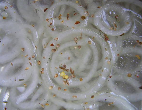 Маринованный лук: подборка рецептов, как замариновать быстро для еды (в уксусе, масле), маринад с сахаром, заготовка на зиму