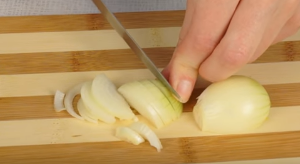 Как быстро замариновать лук в уксусе: подборка лучших рецептов