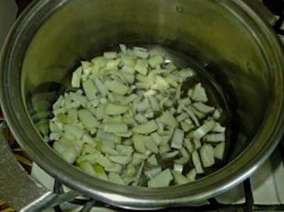 Как потушить овощное рагу. Как приготовить овощное рагу с кабачками и баклажанами. Время жарки овощного рагу.