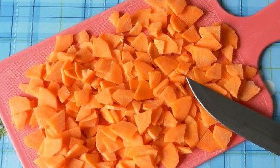 Измельчаем морковь