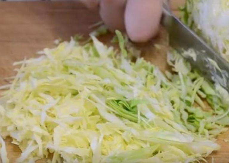 Вкусные весенние салаты: 10 простых рецептов с фото