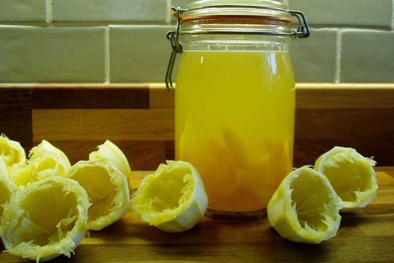 Замачивание лимонов в водке
