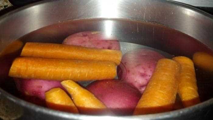 Как проверить готовность картофеля для салата