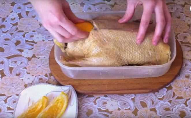 Подготовка продуктов для утки по пекински в духовке