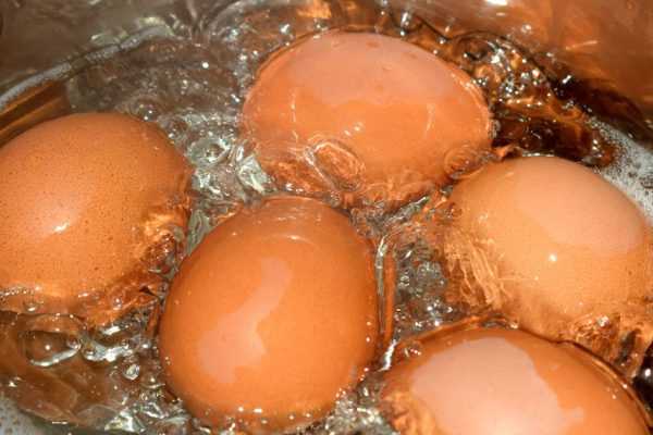 5. Охлаждайте яйца перед очищением
